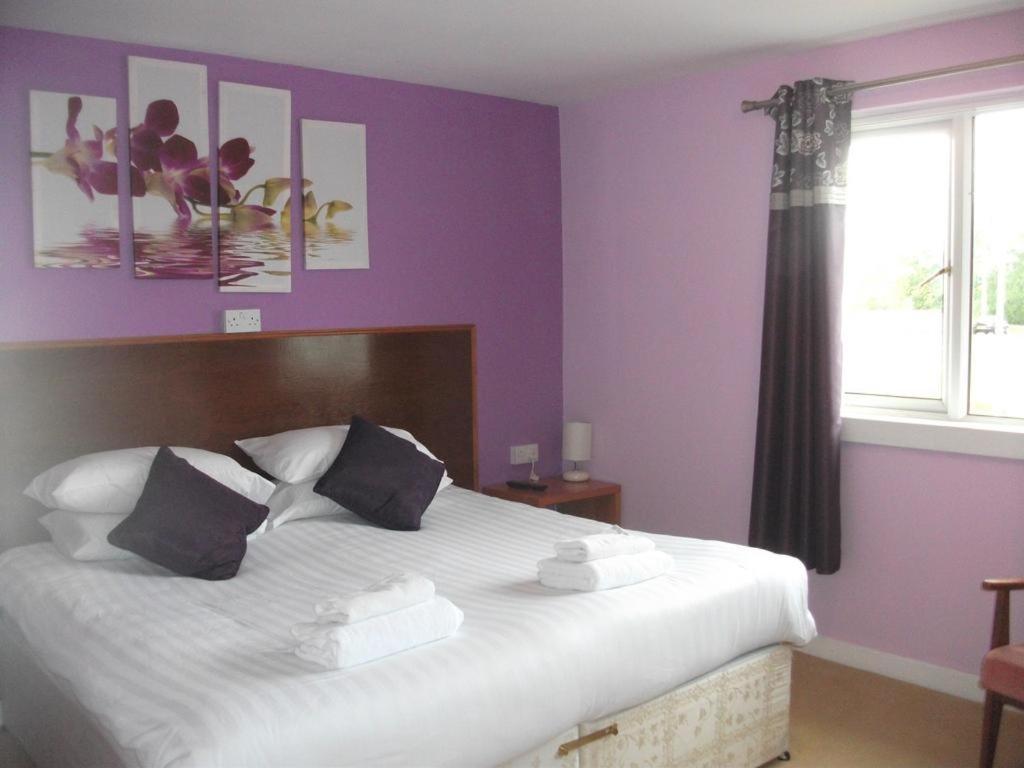 County Hotel Helensburgh Room photo